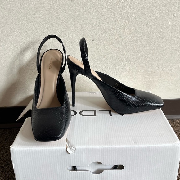 Aldo closed toe heeled sandal - Picture 2 of 7